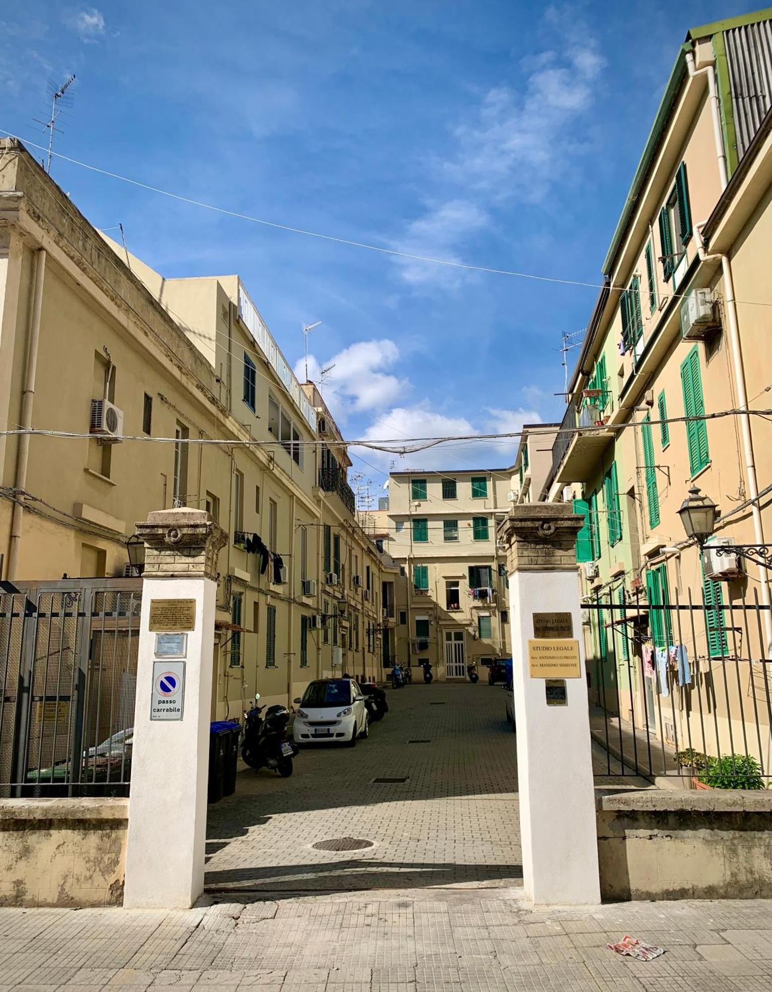 Appartamento Nel Cuore Di Messina Luaran gambar